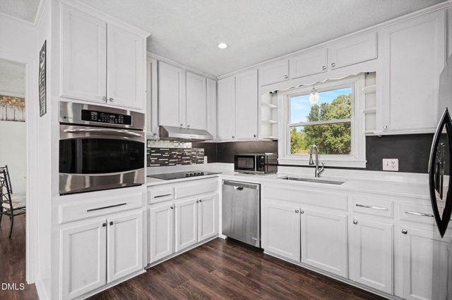 134 Old Oak Lane, Dunn, NC 28334
