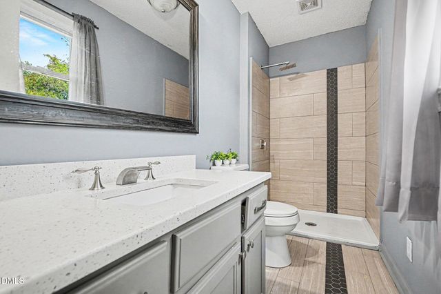 134 Old Oak Lane, Dunn, NC 28334