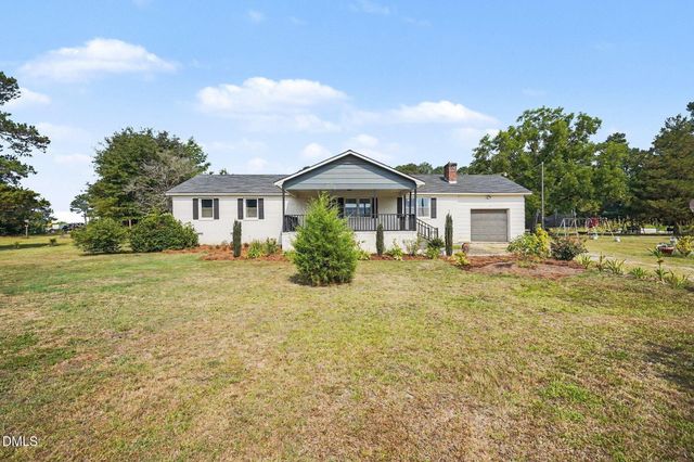 134 Old Oak Lane, Dunn, NC 28334