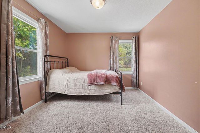 134 Old Oak Lane, Dunn, NC 28334