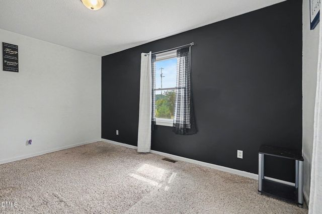 134 Old Oak Lane, Dunn, NC 28334