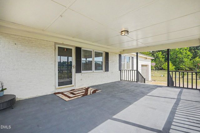 134 Old Oak Lane, Dunn, NC 28334