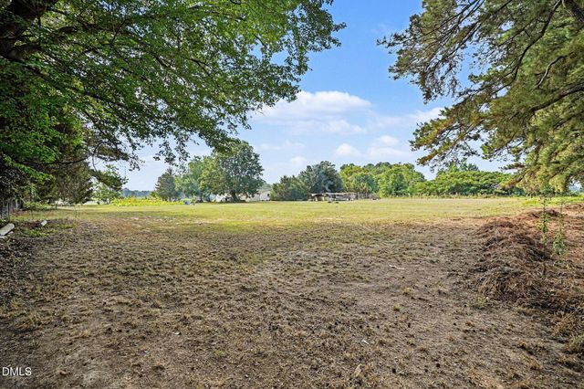 134 Old Oak Lane, Dunn, NC 28334