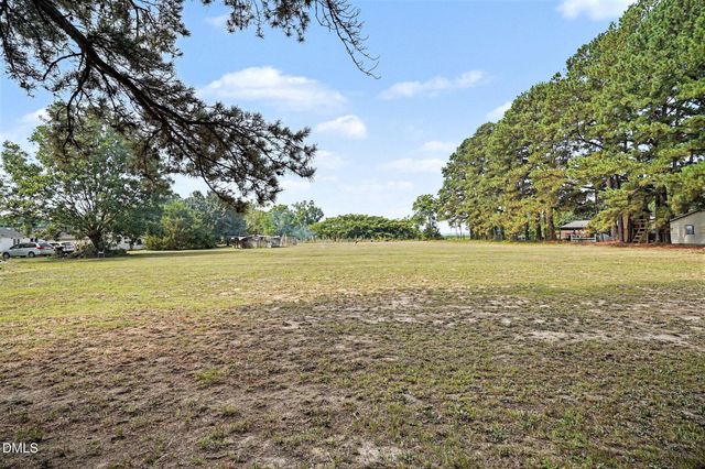 134 Old Oak Lane, Dunn, NC 28334