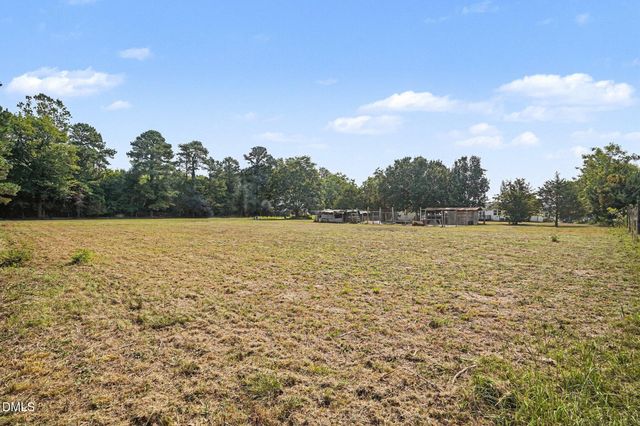 134 Old Oak Lane, Dunn, NC 28334