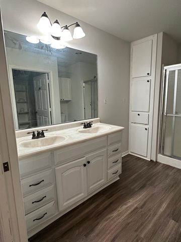 1813 Riverstone, Longview, TX 75605