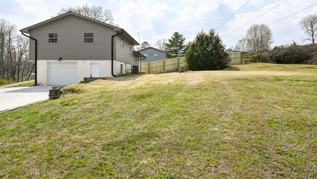 2089 Charlotte Drive NE, Cleveland, TN 37323