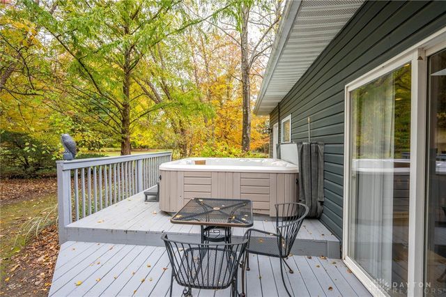 945 S Nixon Camp Road, Oregonia, OH 45054