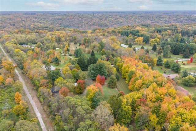 945 S Nixon Camp Road, Oregonia, OH 45054