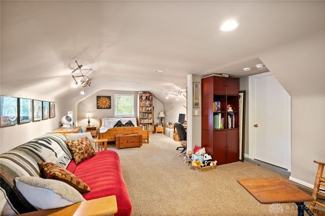 945 S Nixon Camp Road, Oregonia, OH 45054