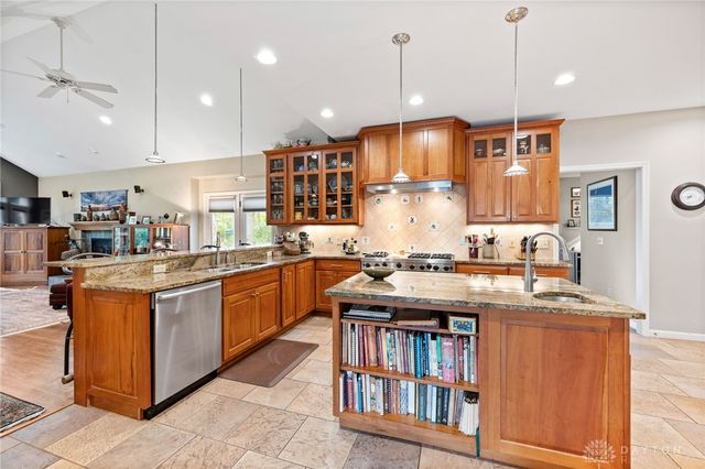 945 S Nixon Camp Road, Oregonia, OH 45054