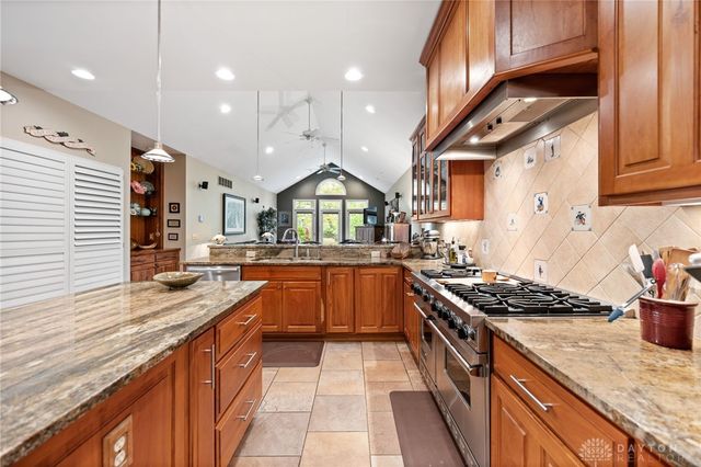 945 S Nixon Camp Road, Oregonia, OH 45054