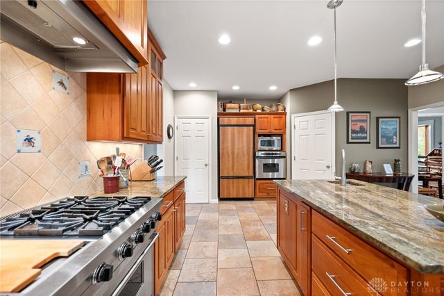 945 S Nixon Camp Road, Oregonia, OH 45054