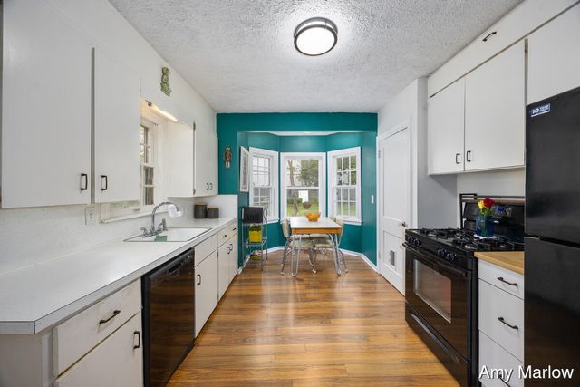 884 Hollywood Street, Grand Rapids, MI 49505