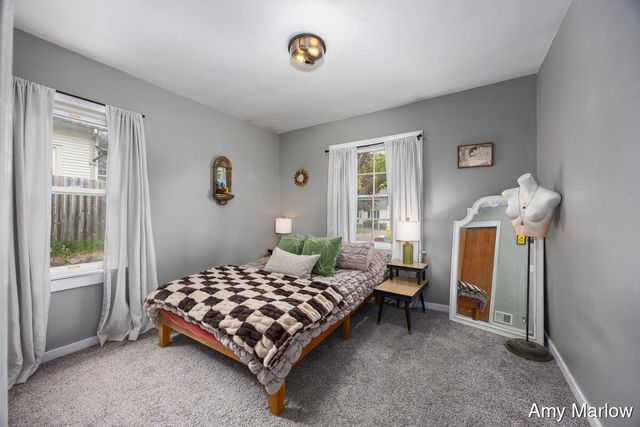 884 Hollywood Street, Grand Rapids, MI 49505
