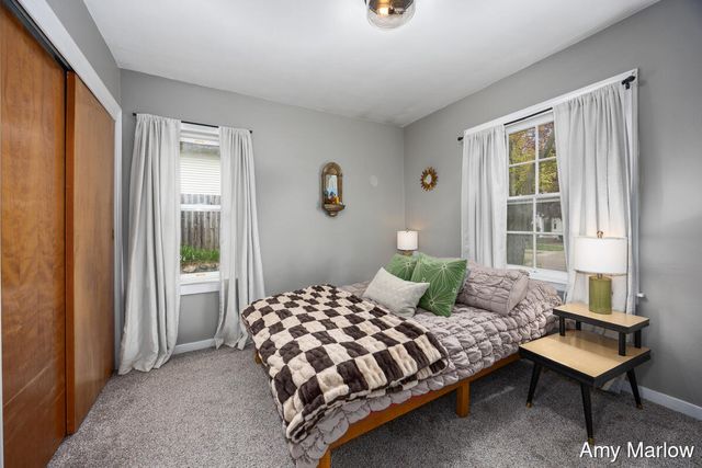 884 Hollywood Street, Grand Rapids, MI 49505
