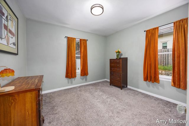 884 Hollywood Street, Grand Rapids, MI 49505