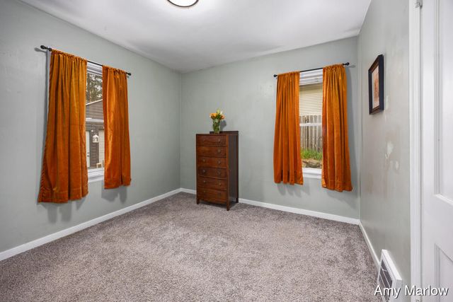 884 Hollywood Street, Grand Rapids, MI 49505