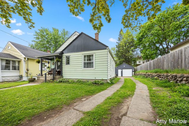 884 Hollywood Street, Grand Rapids, MI 49505