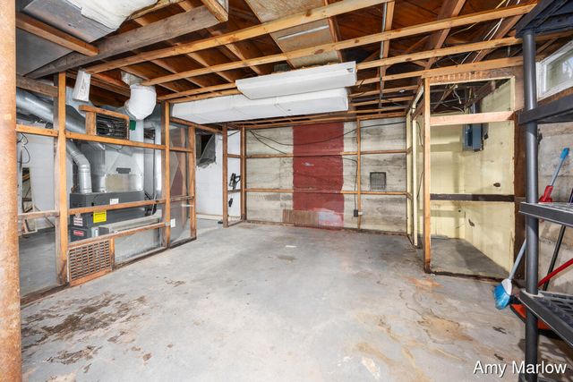 884 Hollywood Street, Grand Rapids, MI 49505