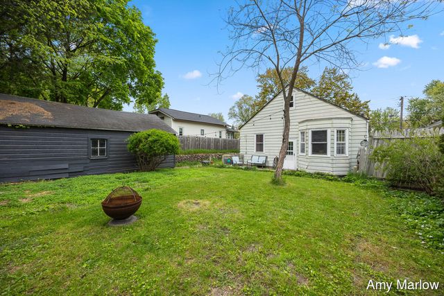 884 Hollywood Street, Grand Rapids, MI 49505
