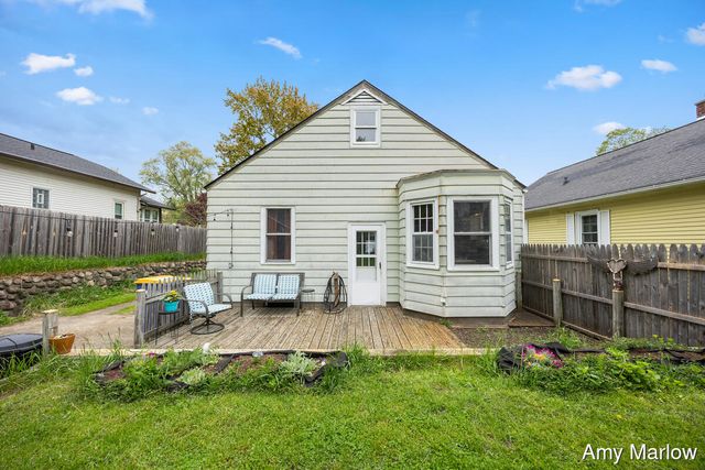 884 Hollywood Street, Grand Rapids, MI 49505