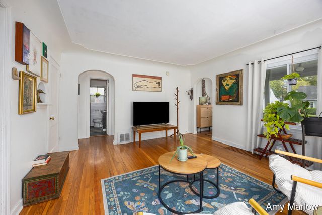 884 Hollywood Street, Grand Rapids, MI 49505