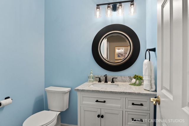 1948 Barrington Court, Aurora, IL 60503