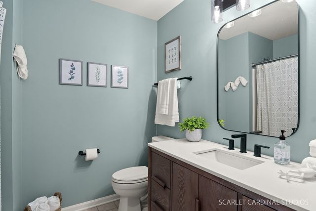 1948 Barrington Court, Aurora, IL 60503