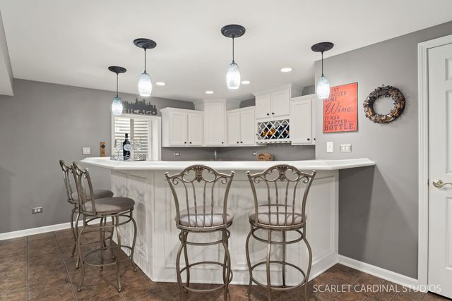 1948 Barrington Court, Aurora, IL 60503