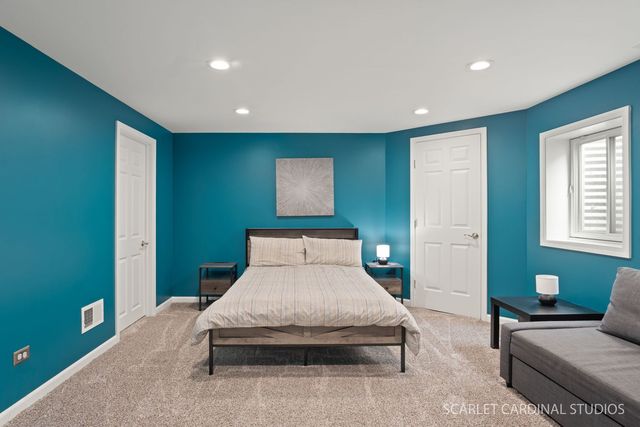 1948 Barrington Court, Aurora, IL 60503