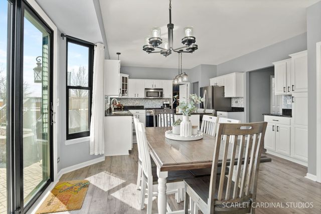 1948 Barrington Court, Aurora, IL 60503