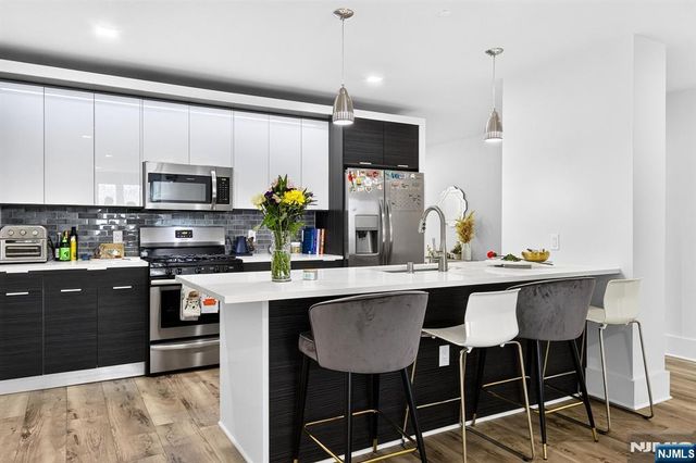 62 69th Street 203, Guttenberg, NJ 07093