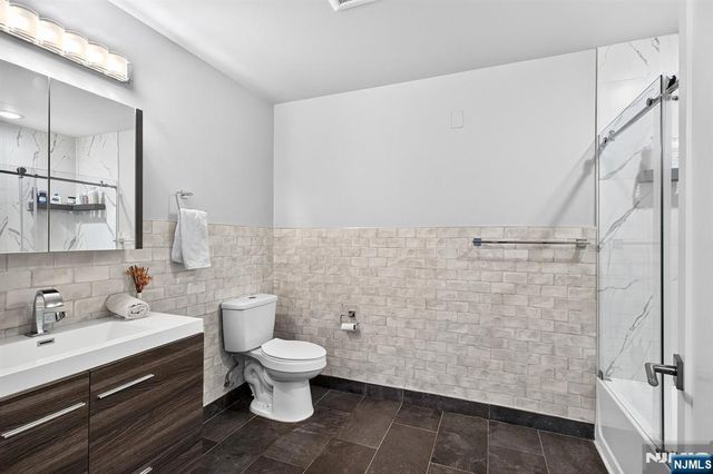 62 69th Street 203, Guttenberg, NJ 07093