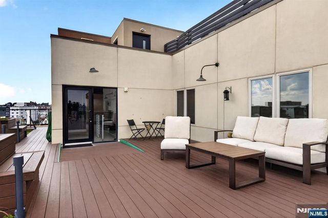 62 69th Street 203, Guttenberg, NJ 07093