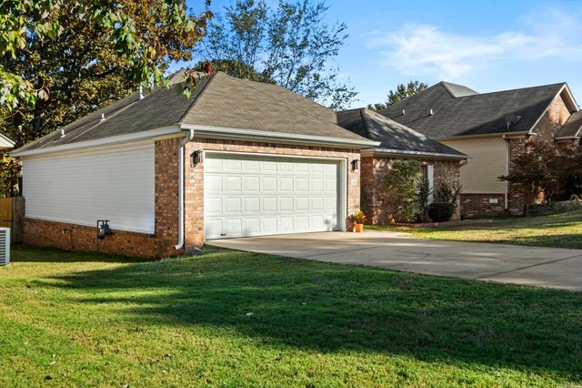 24 Zircon Drive, Maumelle, AR 72113