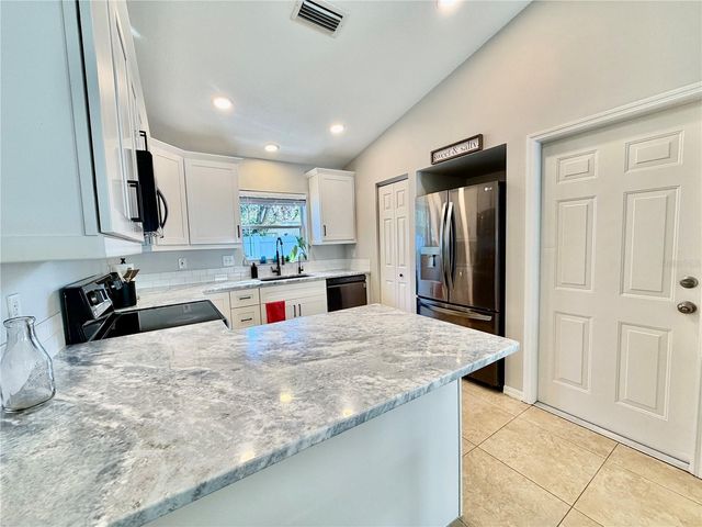 917 WINTER GARDEN DRIVE, Sarasota, FL 34243