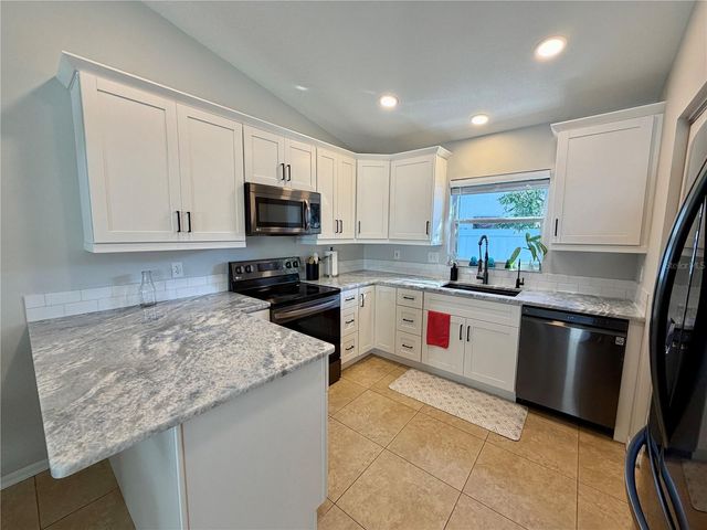 917 WINTER GARDEN DRIVE, Sarasota, FL 34243