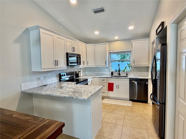 917 WINTER GARDEN DRIVE, Sarasota, FL 34243