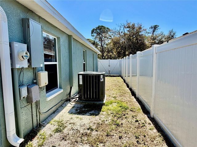 917 WINTER GARDEN DRIVE, Sarasota, FL 34243