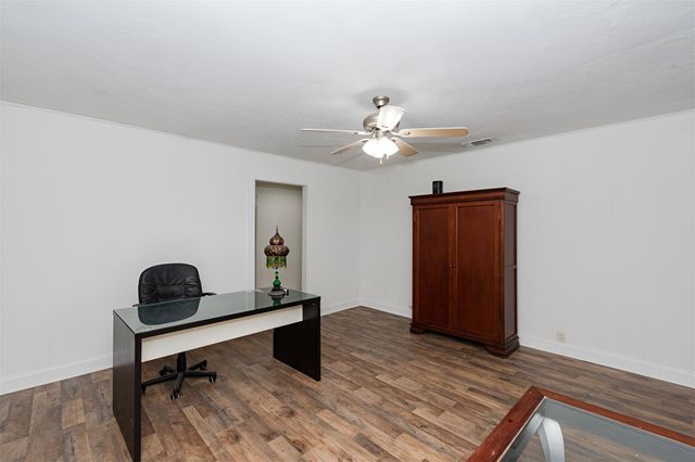 6811 Cemetary Road, Manvel, TX 77578