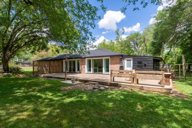 6811 Cemetary Road, Manvel, TX 77578