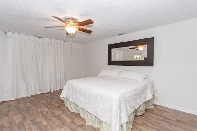 6811 Cemetary Road, Manvel, TX 77578