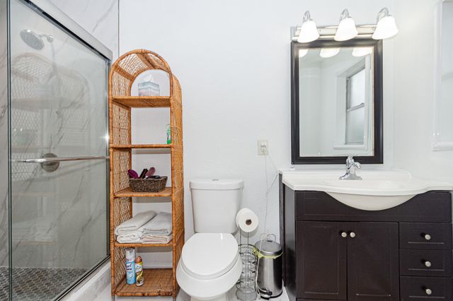 6811 Cemetary Road, Manvel, TX 77578