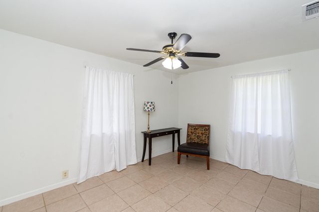 6811 Cemetary Road, Manvel, TX 77578