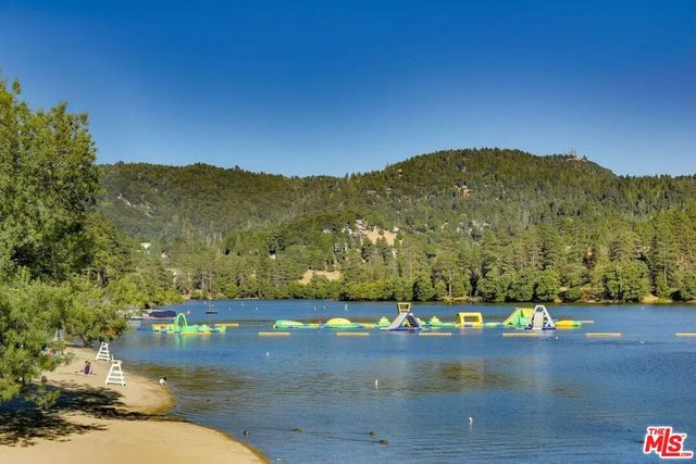 874 Fern Drive, Crestline, CA 92325