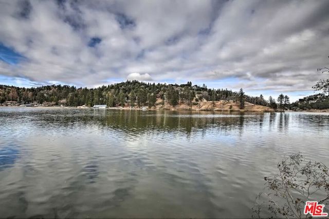 874 Fern Drive, Crestline, CA 92325