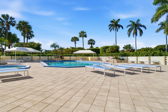 1900 Consulate Place 1005, West Palm Beach, FL 33401