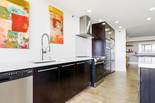 1900 Consulate Place 1005, West Palm Beach, FL 33401