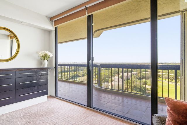 1900 Consulate Place 1005, West Palm Beach, FL 33401